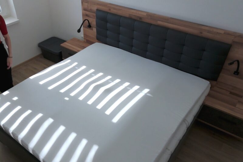 prikaz dušeka na krevetu u dnevnoj sobi